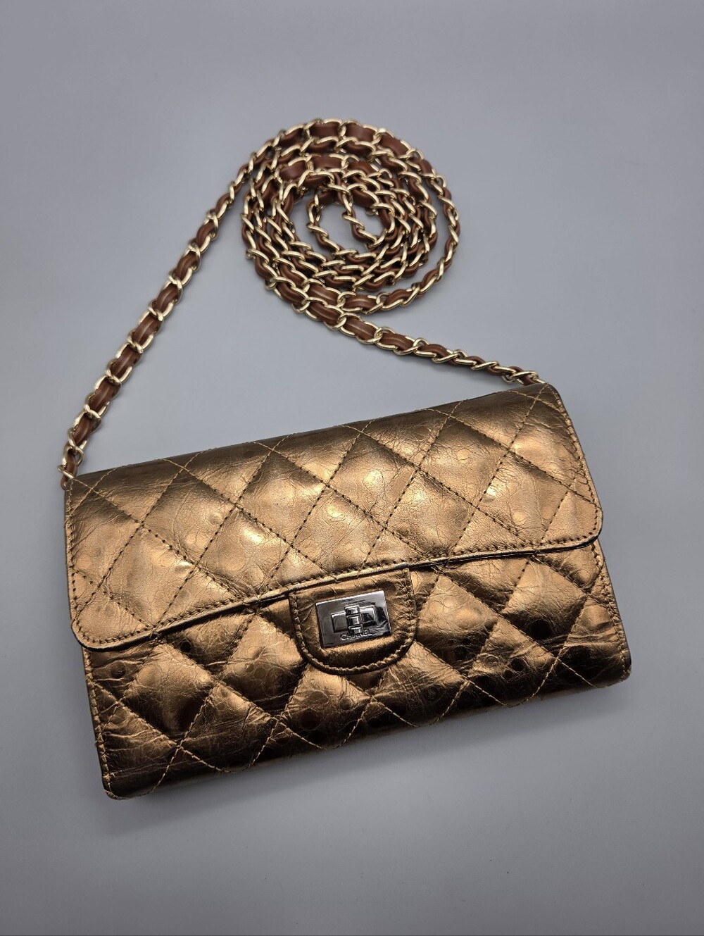 ๐CHANEL Authentic mottled rose-gold quilted leather 2.55 reissueย wallet๐